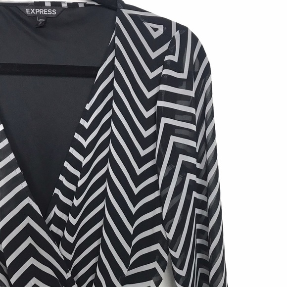 Express Chevron Print V Neck Dress - Picture 6 of 9